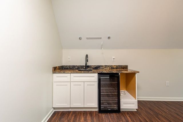 8046 JILLS CREEK DR, Bartlett, TN 38133