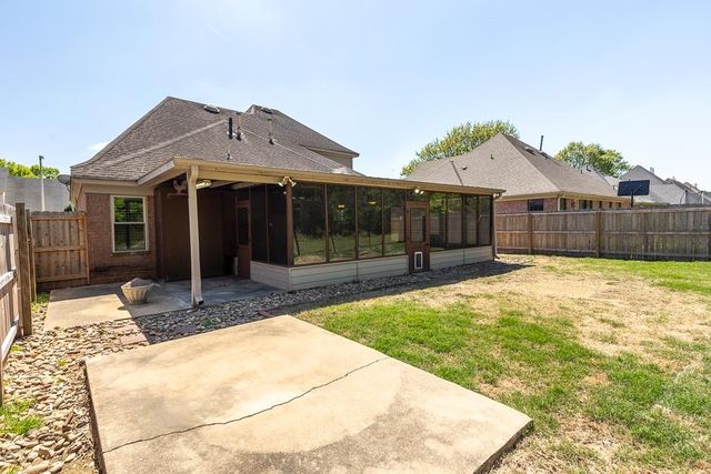 8046 JILLS CREEK DR, Bartlett, TN 38133
