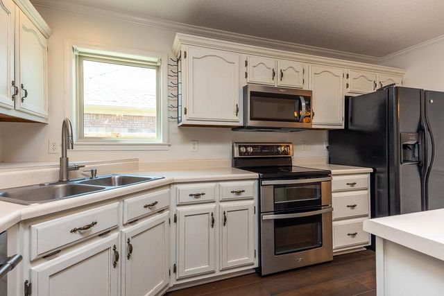 8046 JILLS CREEK DR, Bartlett, TN 38133