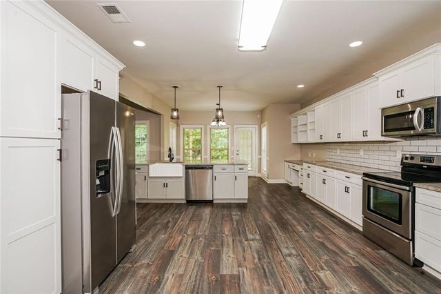 256 Suffolk Way, Mcdonough, GA 30252