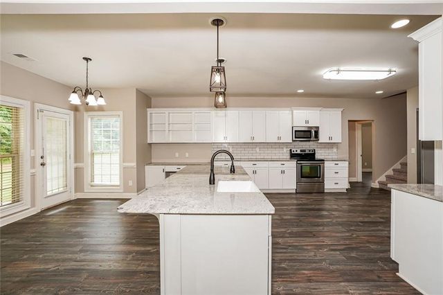 256 Suffolk Way, Mcdonough, GA 30252