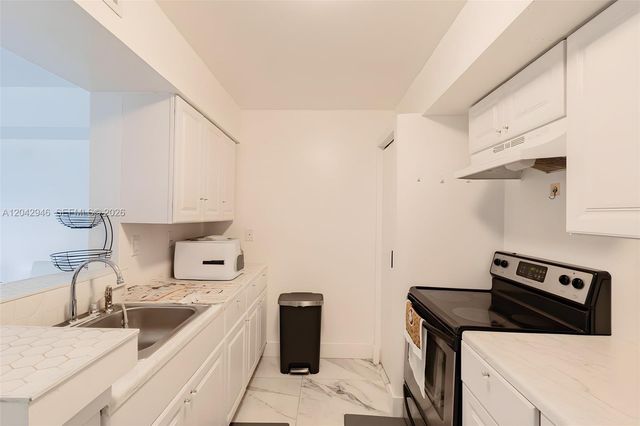 15241 SW 80th St 207, Miami, FL 33193