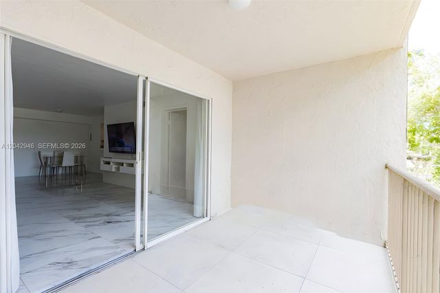 15241 SW 80th St 207, Miami, FL 33193