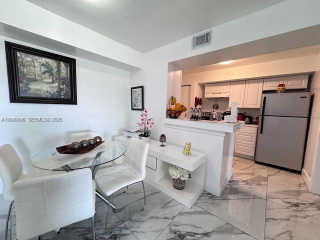 15241 SW 80th St 207, Miami, FL 33193