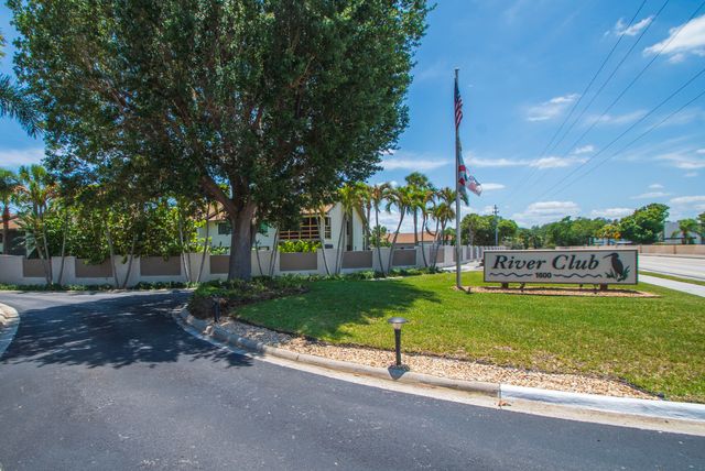 1600 NE Dixie Highway, Jensen Beach, FL 34957