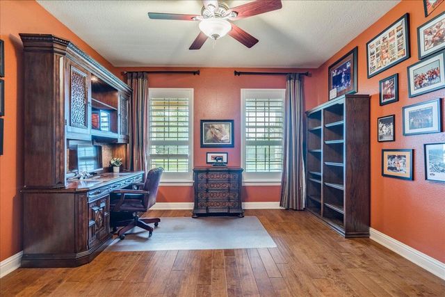 530 Woodland DR, Driftwood, TX 78619