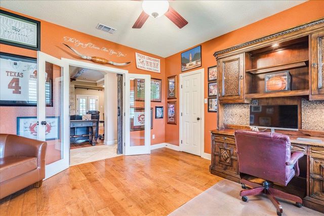 530 Woodland DR, Driftwood, TX 78619