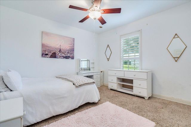 530 Woodland DR, Driftwood, TX 78619