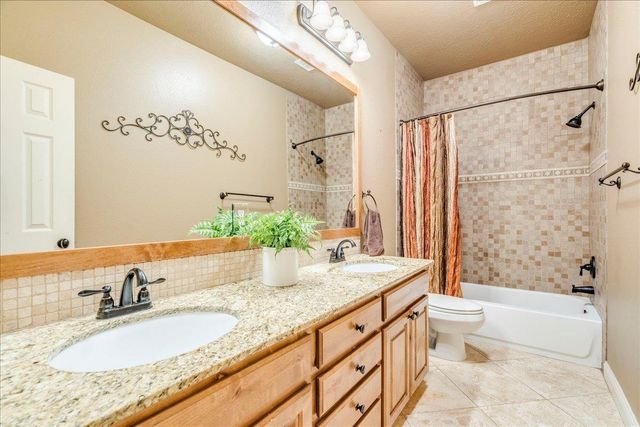 530 Woodland DR, Driftwood, TX 78619
