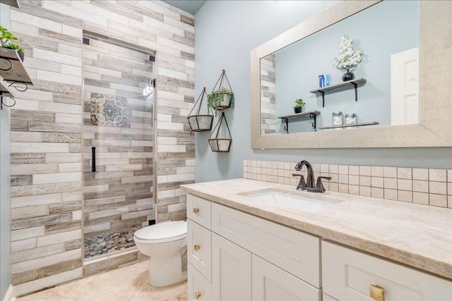 530 Woodland DR, Driftwood, TX 78619