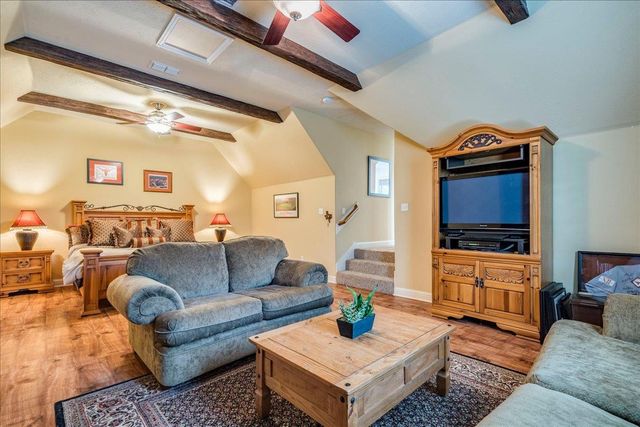 530 Woodland DR, Driftwood, TX 78619