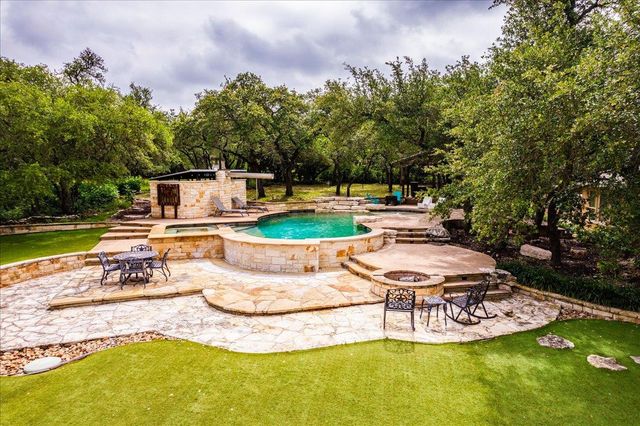 530 Woodland DR, Driftwood, TX 78619