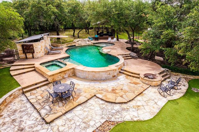 530 Woodland DR, Driftwood, TX 78619