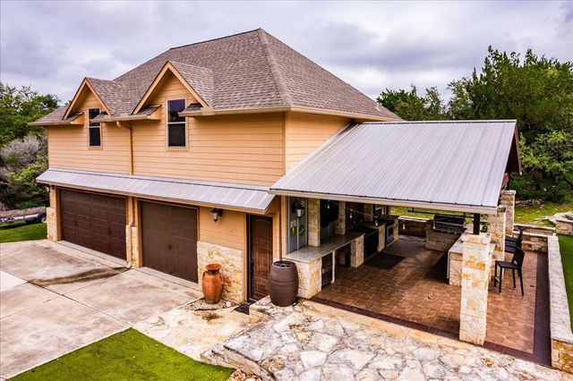 530 Woodland DR, Driftwood, TX 78619