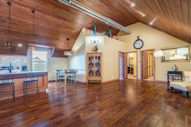 530 Woodland DR, Driftwood, TX 78619