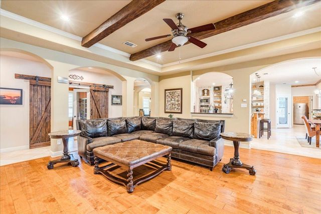 530 Woodland DR, Driftwood, TX 78619