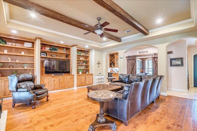530 Woodland DR, Driftwood, TX 78619