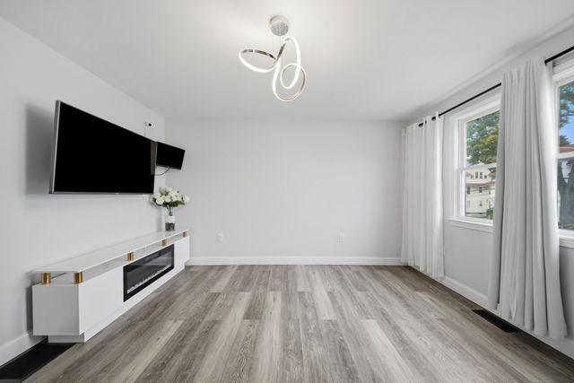 111 Cambridge St B, Lawrence, MA 01843