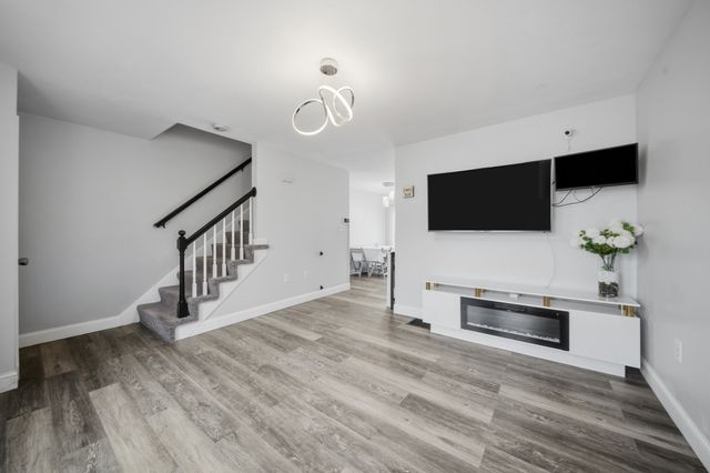 111 Cambridge St B, Lawrence, MA 01843