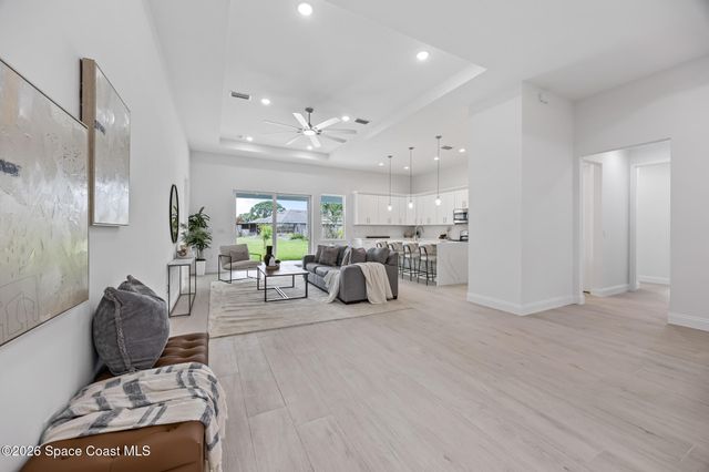 420 Di Lido Street NE, Palm Bay, FL 32907