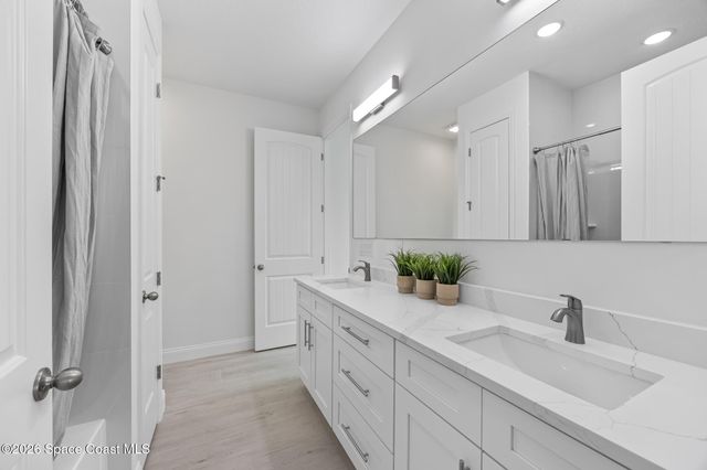 420 Di Lido Street NE, Palm Bay, FL 32907