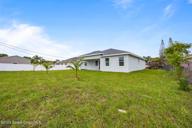 420 Di Lido Street NE, Palm Bay, FL 32907