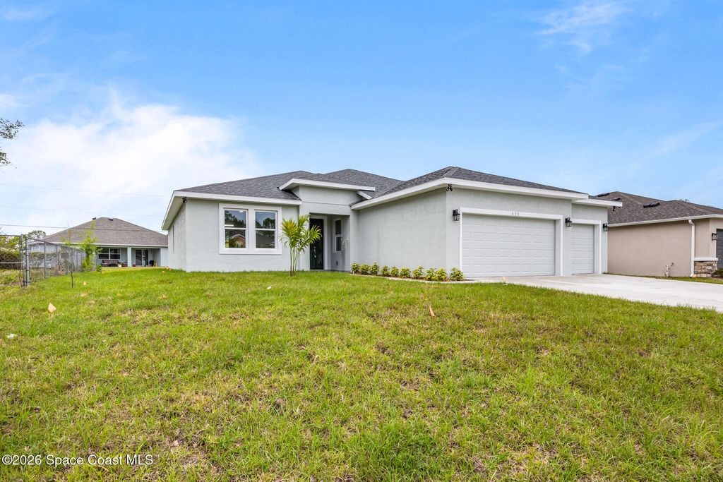 420 Di Lido Street NE, Palm Bay, FL 32907