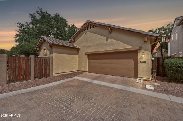 2454 E VERMONT Drive, Gilbert, AZ 85295