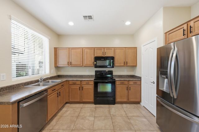 2454 E VERMONT Drive, Gilbert, AZ 85295