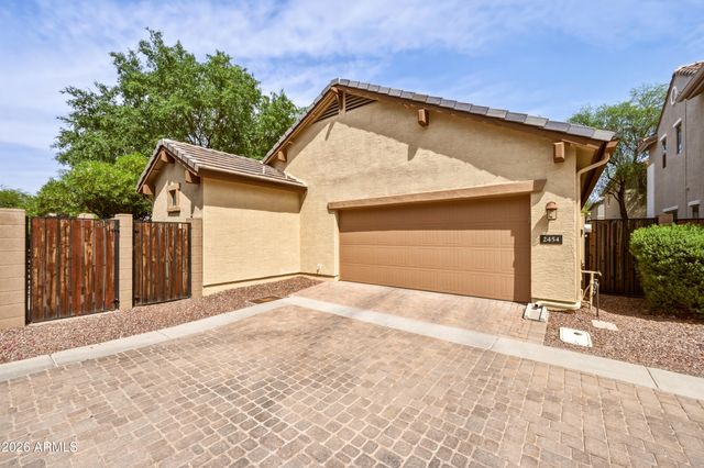 2454 E VERMONT Drive, Gilbert, AZ 85295