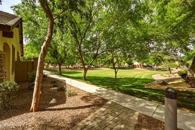 2454 E VERMONT Drive, Gilbert, AZ 85295