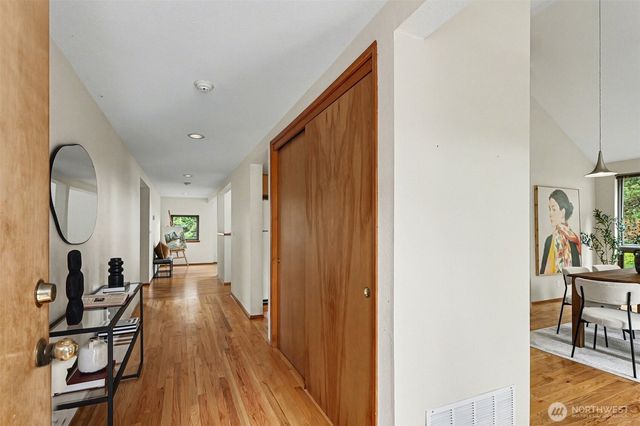 6186 NE 195th Court, Kenmore, WA 98028