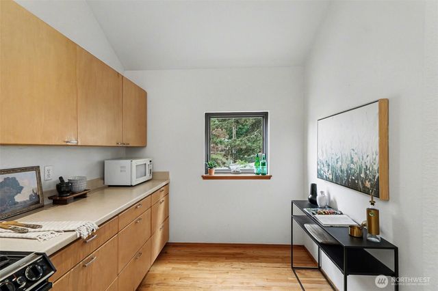 6186 NE 195th Court, Kenmore, WA 98028