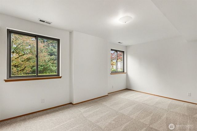 6186 NE 195th Court, Kenmore, WA 98028