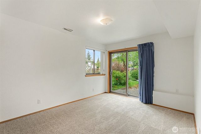 6186 NE 195th Court, Kenmore, WA 98028