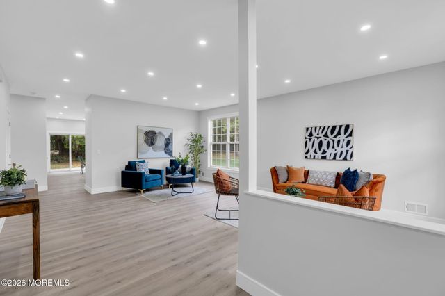27 Cromwell Court, Manchester, NJ 08759