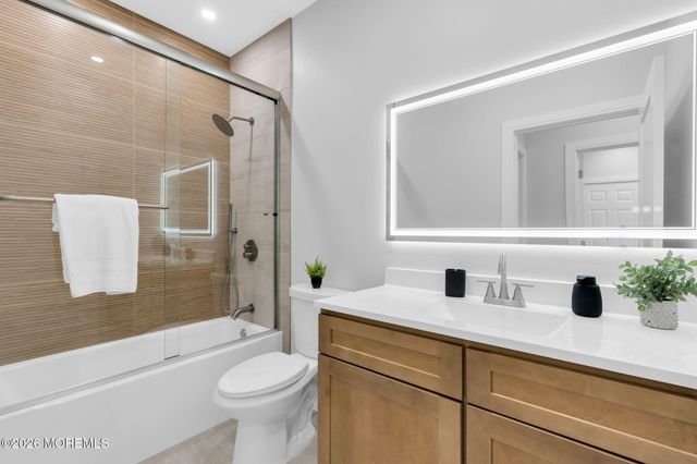 27 Cromwell Court, Manchester, NJ 08759