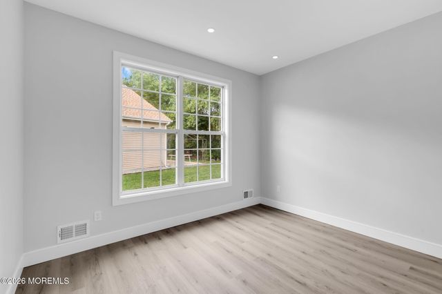 27 Cromwell Court, Manchester, NJ 08759