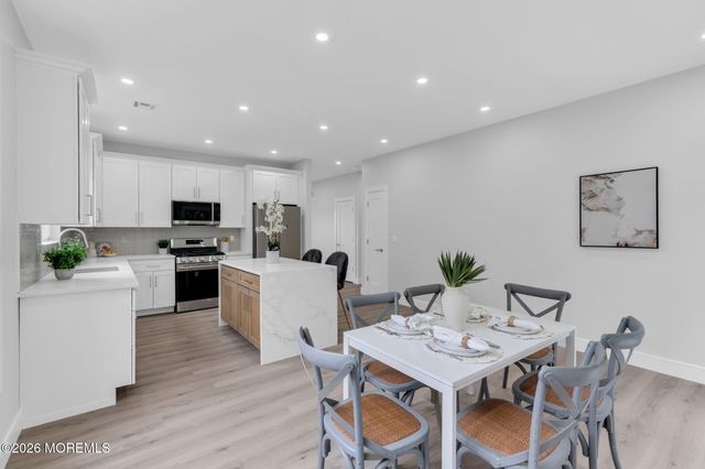 27 Cromwell Court, Manchester, NJ 08759