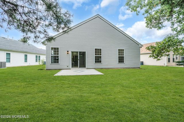 27 Cromwell Court, Manchester, NJ 08759