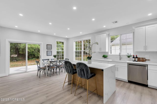 27 Cromwell Court, Manchester, NJ 08759