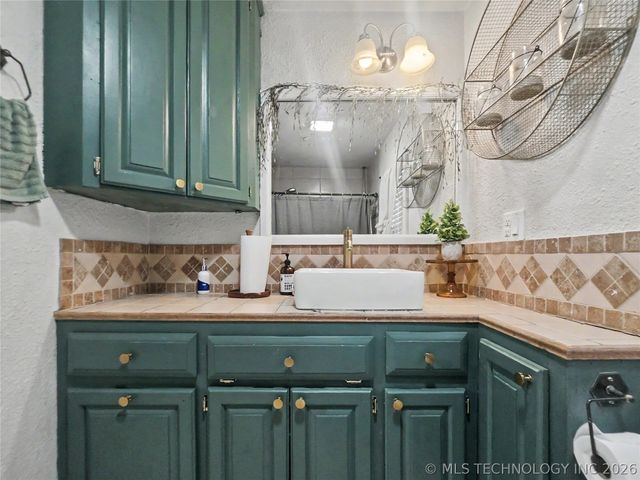 417 S State Avenue, Tahlequah, OK 74464
