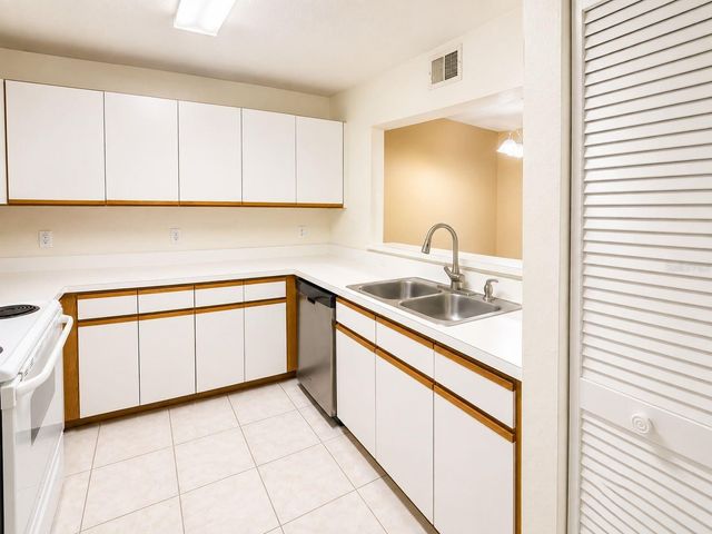2323 FEATHER SOUND DRIVE 205, Clearwater, FL 33762