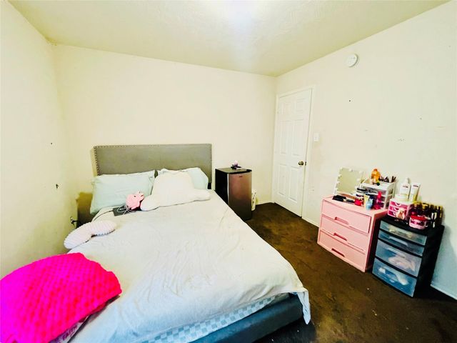 5018 Mossy Bridge Drive, Spring, TX 77379