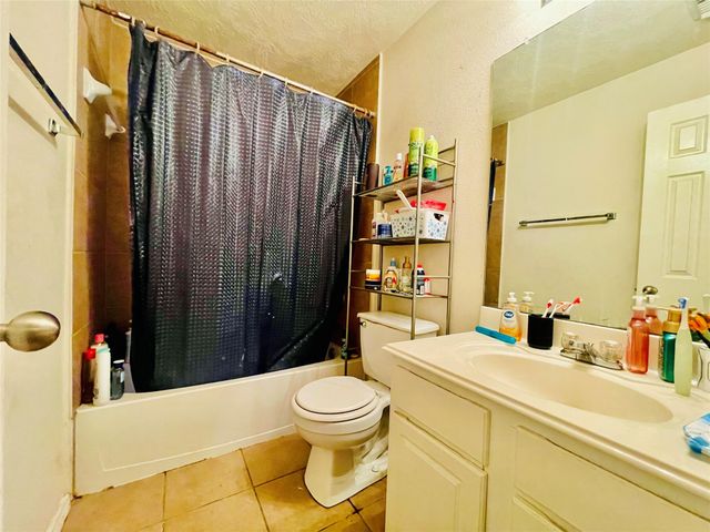 5018 Mossy Bridge Drive, Spring, TX 77379