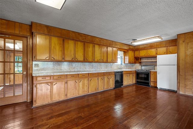 722 Fm 1366, Mexia, TX 76667