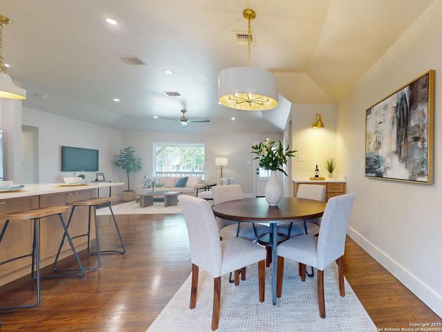 130 Larchmont, San Antonio, TX 78209