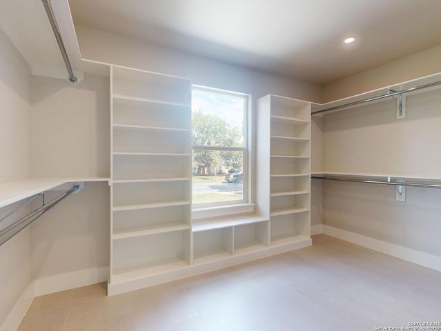 130 Larchmont, San Antonio, TX 78209