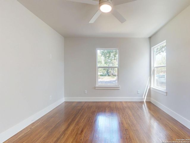 130 Larchmont, San Antonio, TX 78209