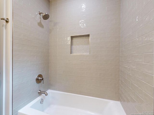 130 Larchmont, San Antonio, TX 78209